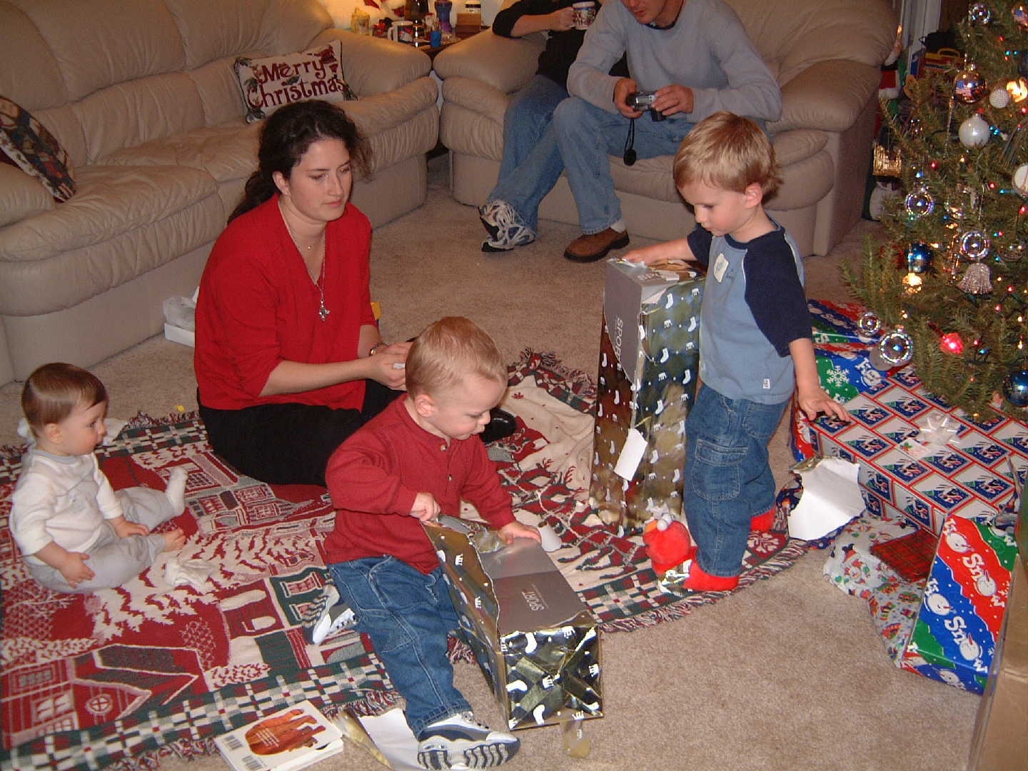 2001-12-24 Christmas Eve J&J 11.jpg